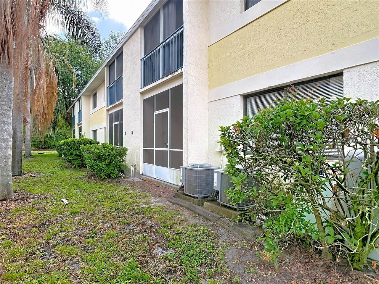 90 Hidden Lake Drive, Sanford, FL 32773