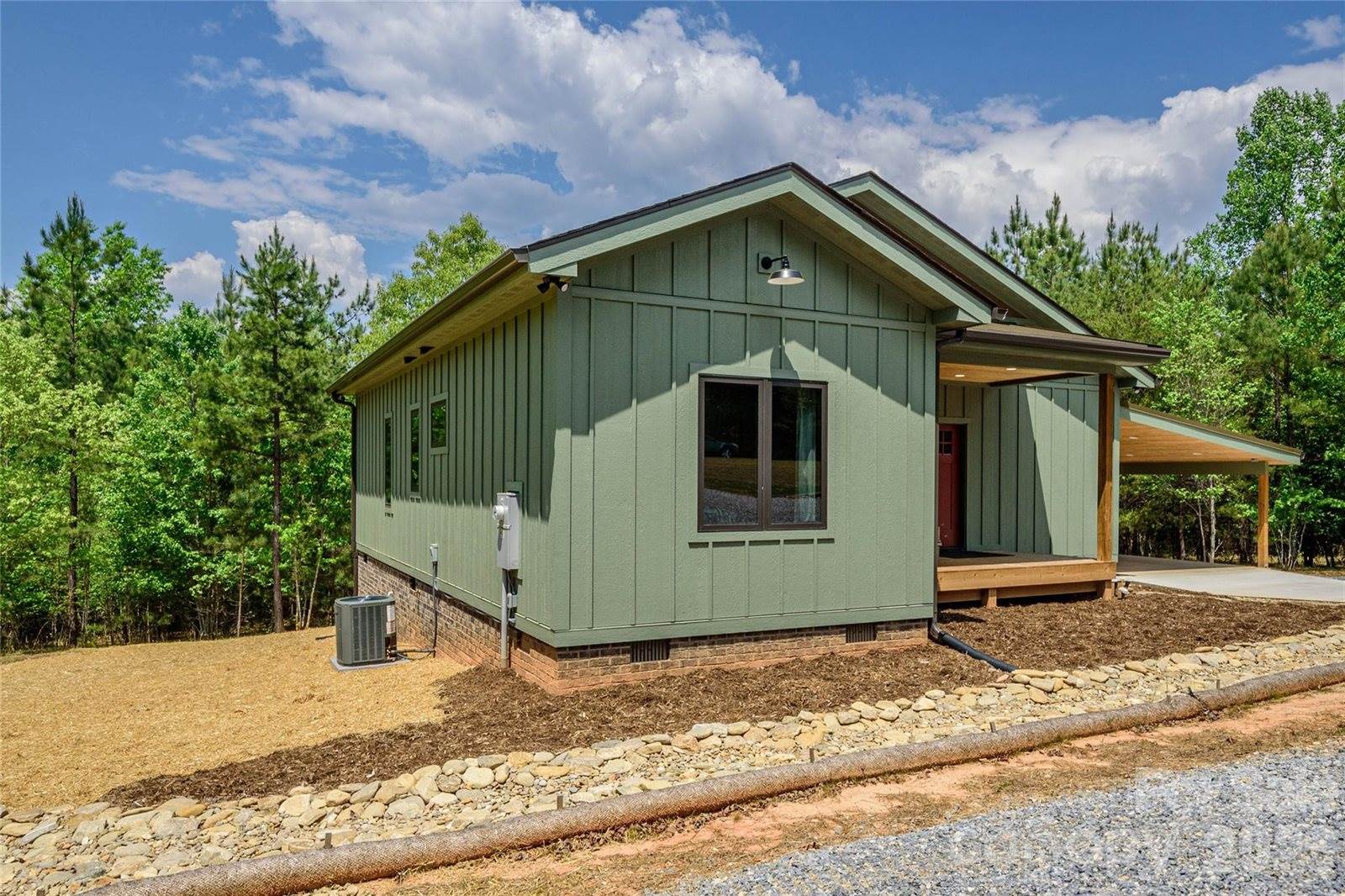 107 North Dakota Drive, Rutherfordton, NC 28139