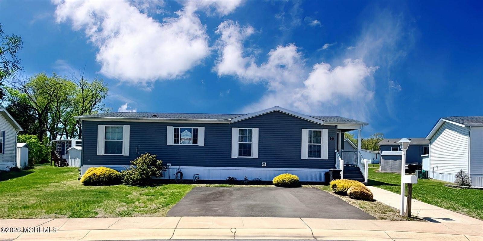 16 Easy Street, Freehold, NJ 07728