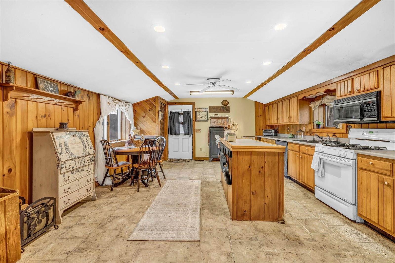 1294 Molunkus Road, Cornville, ME 04976