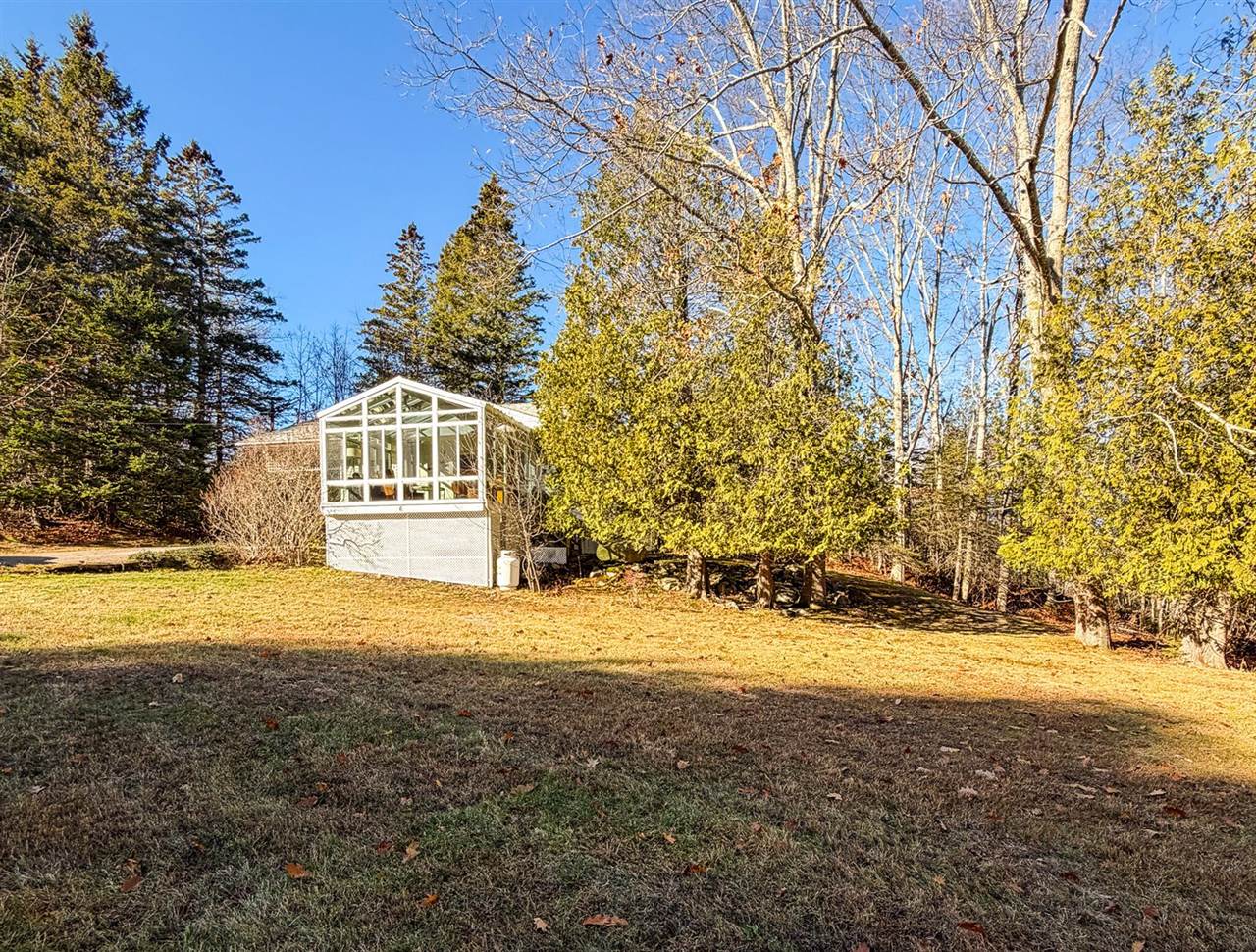 6 Nob Hill Road, Hancock, ME 04640