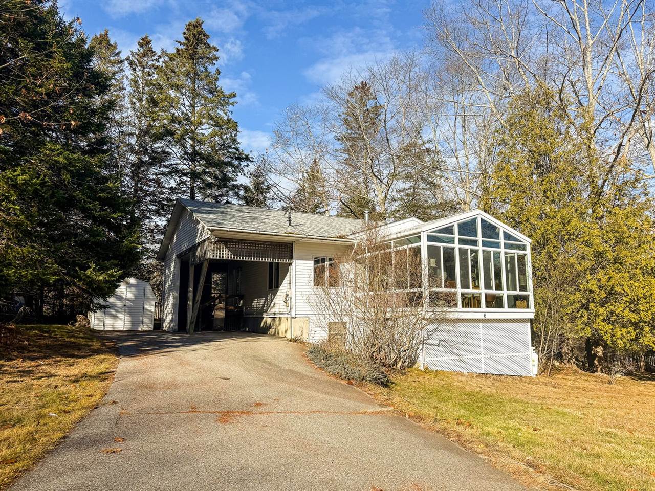 6 Nob Hill Road, Hancock, ME 04640