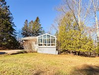 6 Nob Hill Road, Hancock, ME 04640