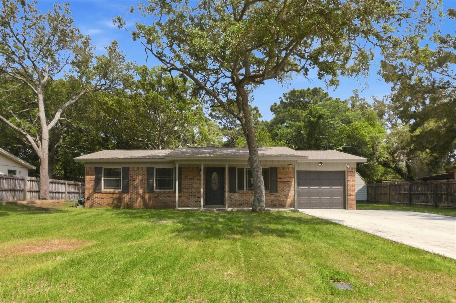 54 Berwick Circle, Shalimar, FL 32579