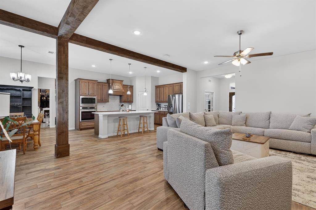6908 Scarlett Way, Godley, TX 76044
