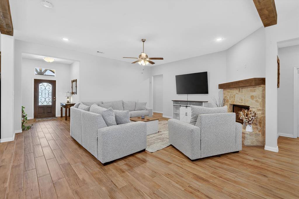 6908 Scarlett Way, Godley, TX 76044