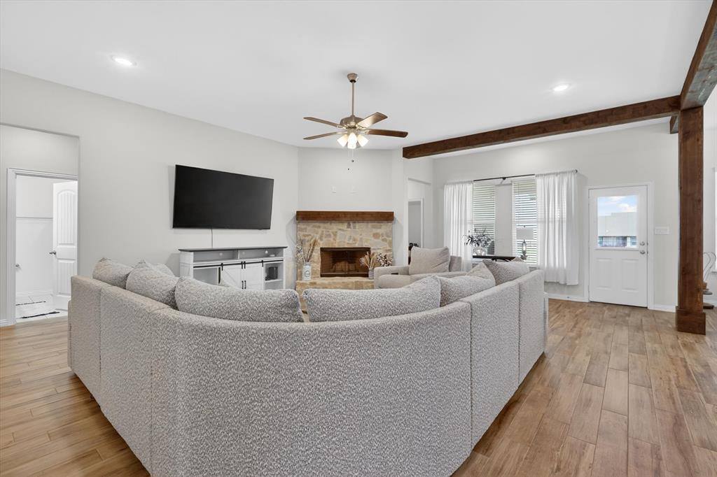 6908 Scarlett Way, Godley, TX 76044