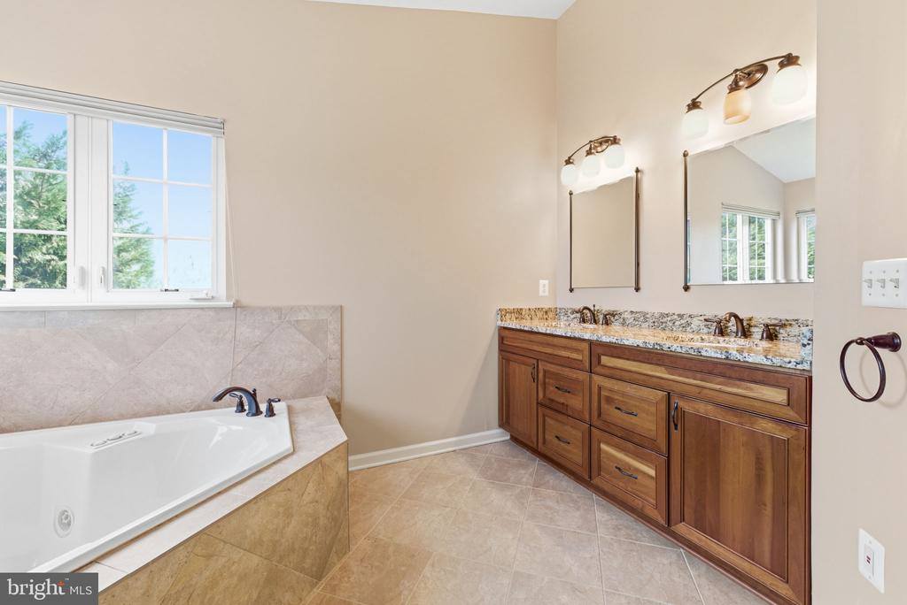 43342 Coton Commons Drive, Leesburg, VA 20176