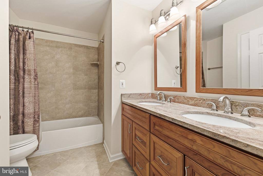 43342 Coton Commons Drive, Leesburg, VA 20176