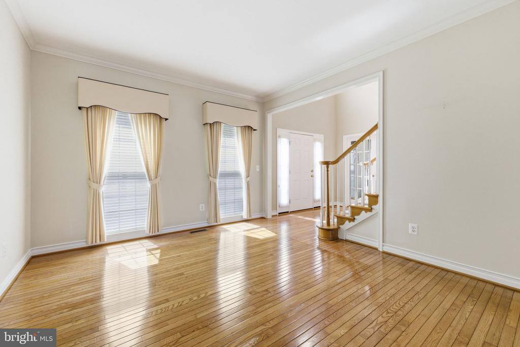 43342 Coton Commons Drive, Leesburg, VA 20176