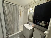 3841 Columbia Street, Des Moines, IA 50313