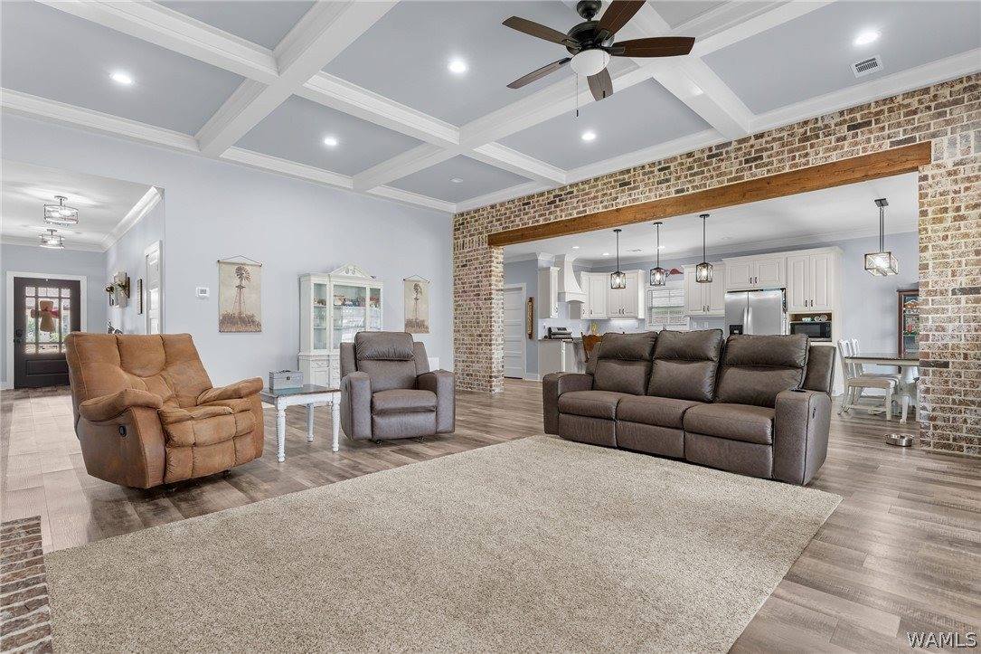 11958 Glen Ridge Boulevard, Moundville, AL 35474