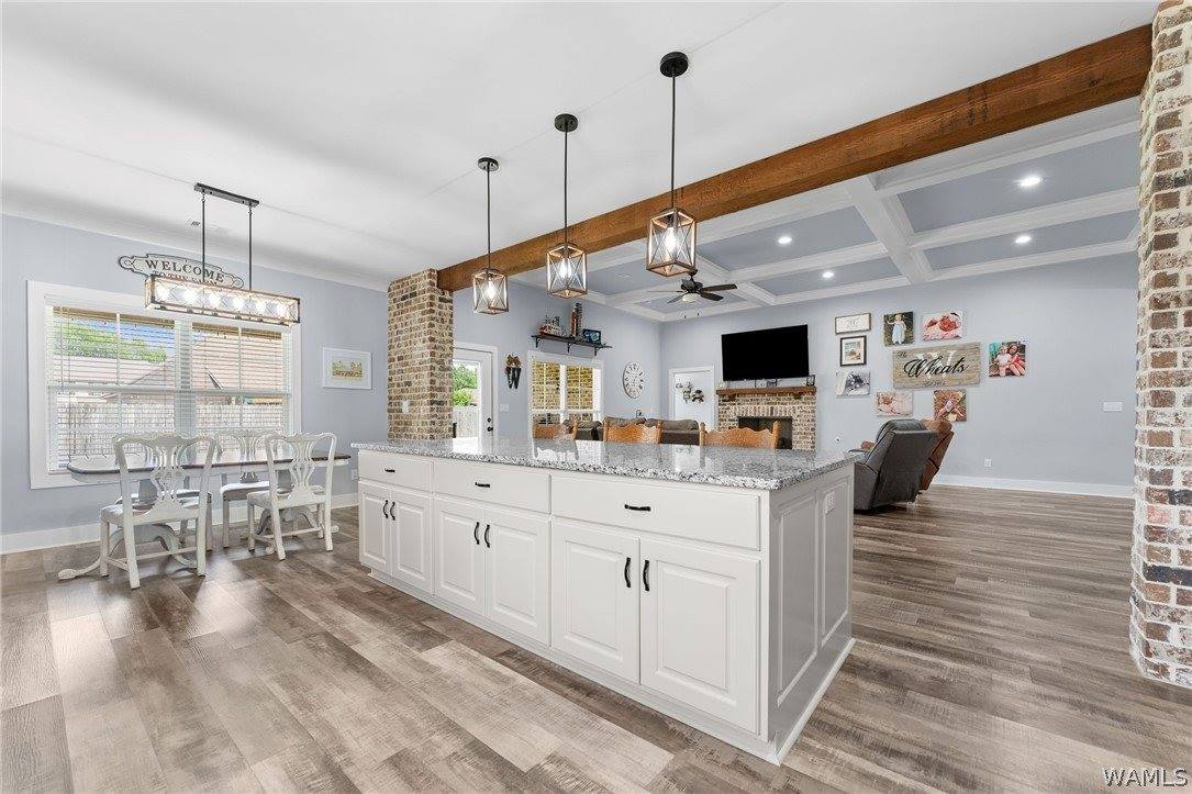 11958 Glen Ridge Boulevard, Moundville, AL 35474
