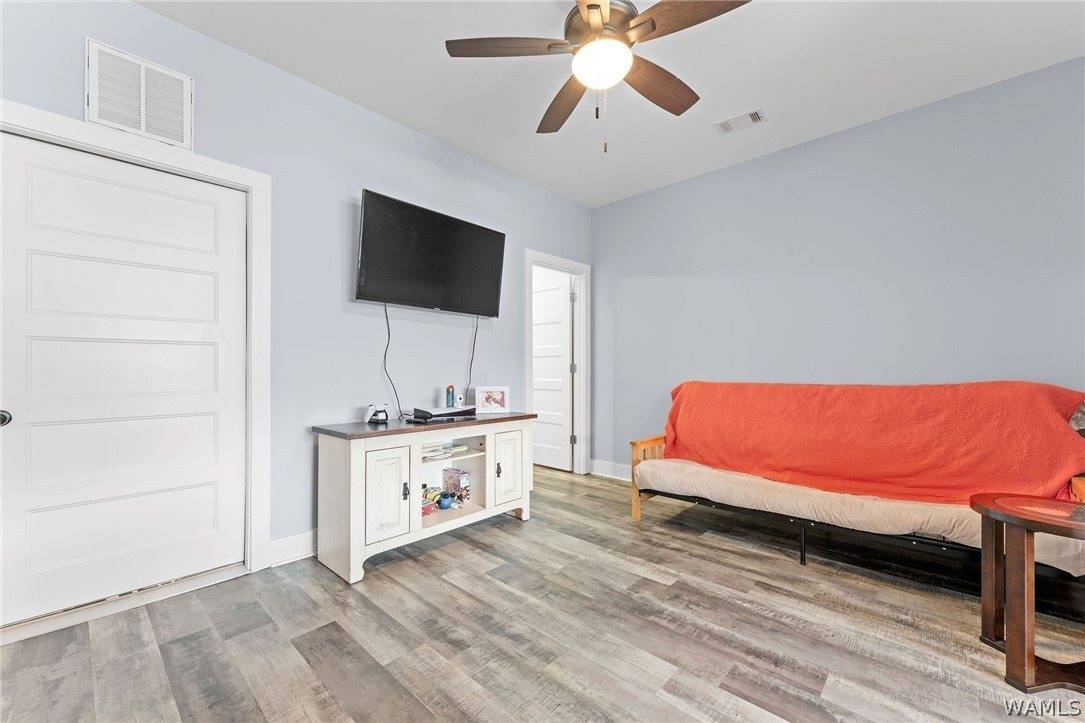 11958 Glen Ridge Boulevard, Moundville, AL 35474