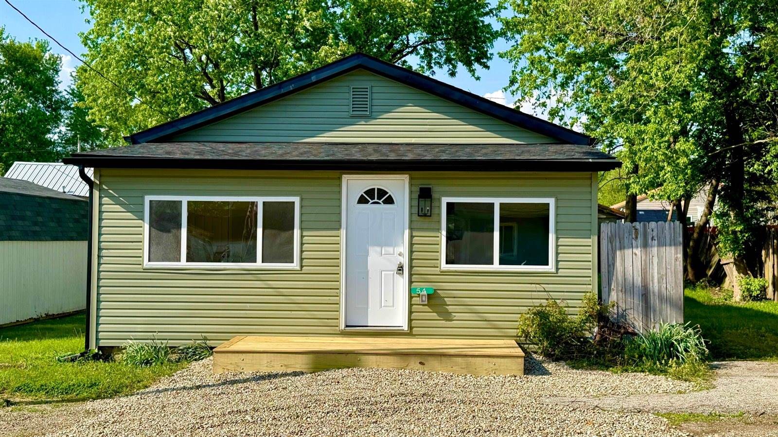 54 4th Street, Buckeye Lake, OH 43008