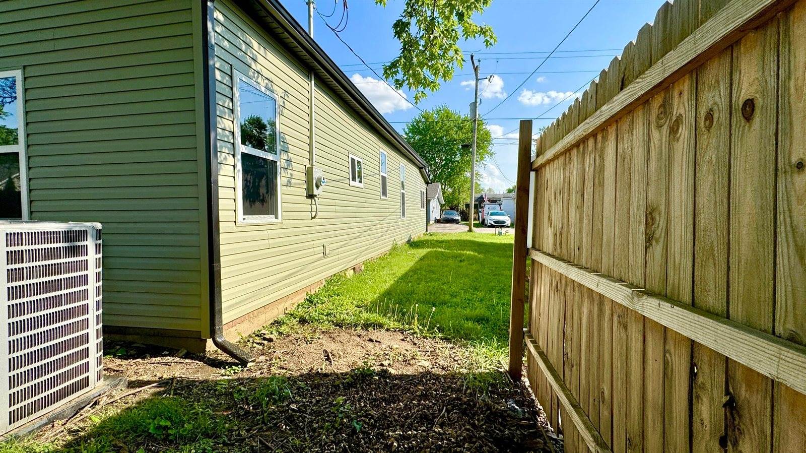 54 4th Street, Buckeye Lake, OH 43008