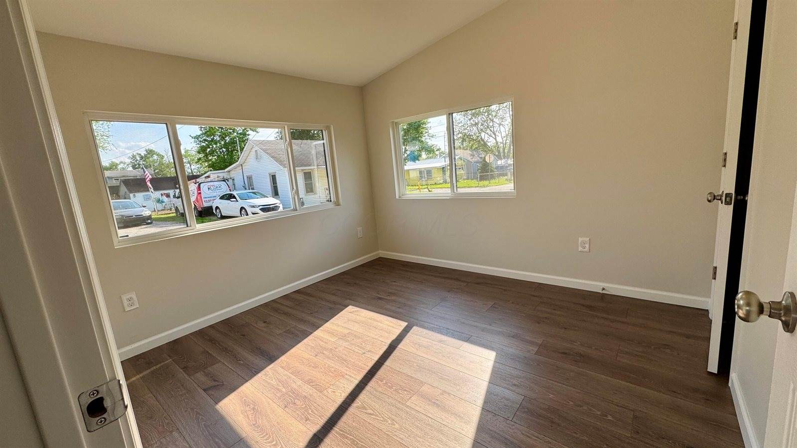 54 4th Street, Buckeye Lake, OH 43008