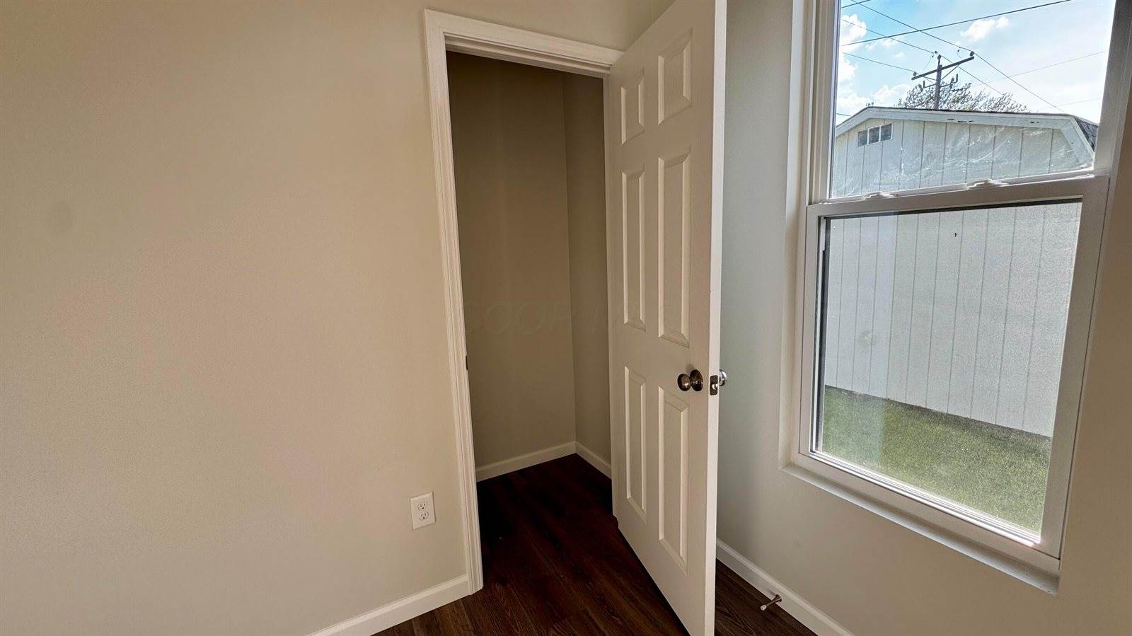 54 4th Street, Buckeye Lake, OH 43008