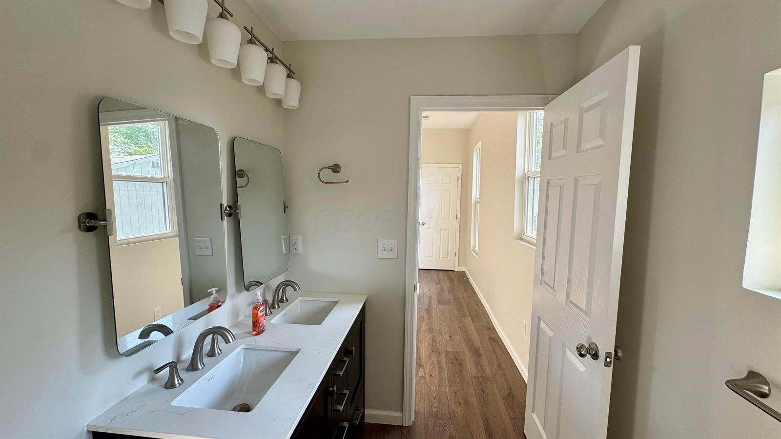 54 4th Street, Buckeye Lake, OH 43008