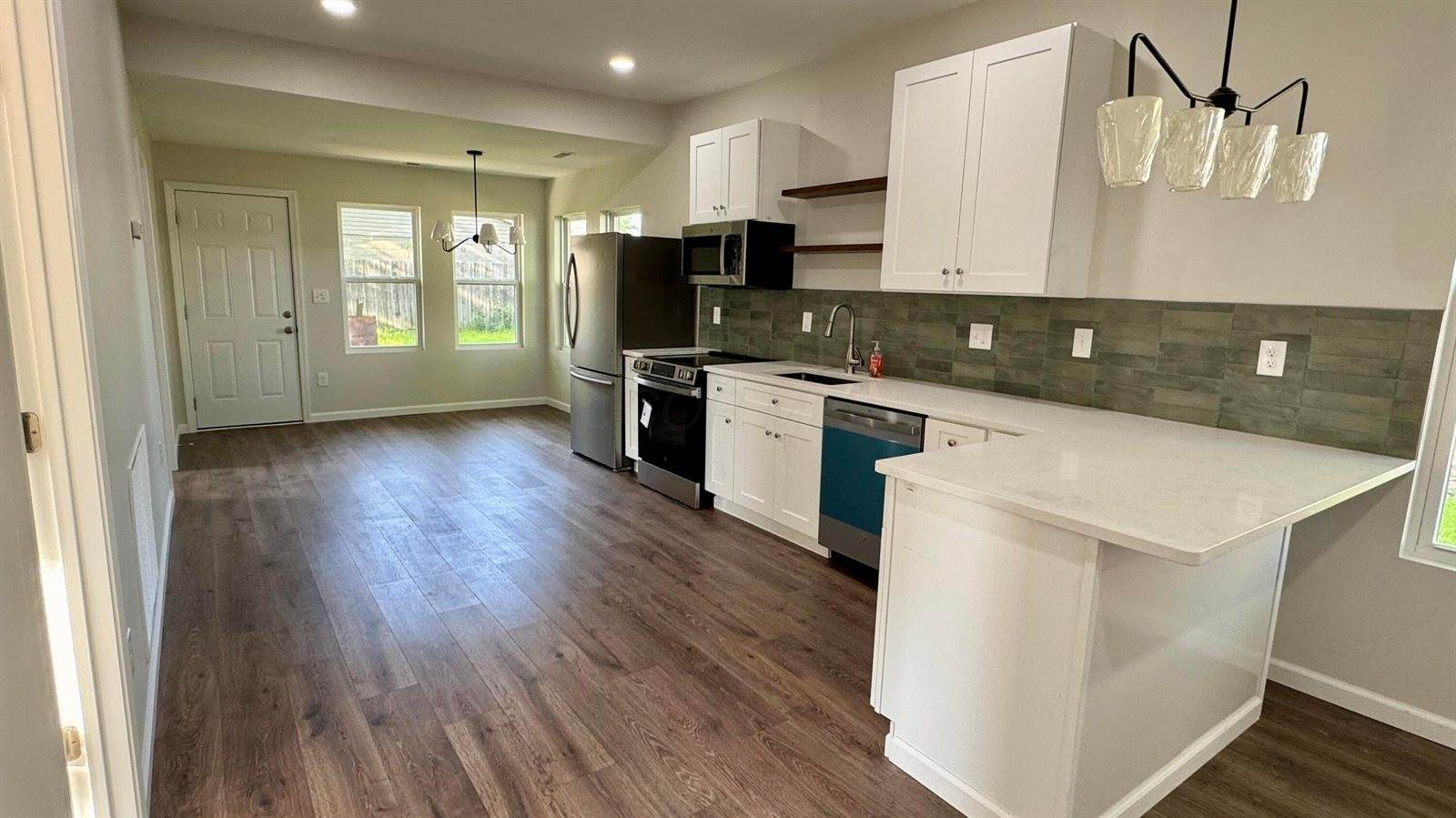 54 4th Street, Buckeye Lake, OH 43008
