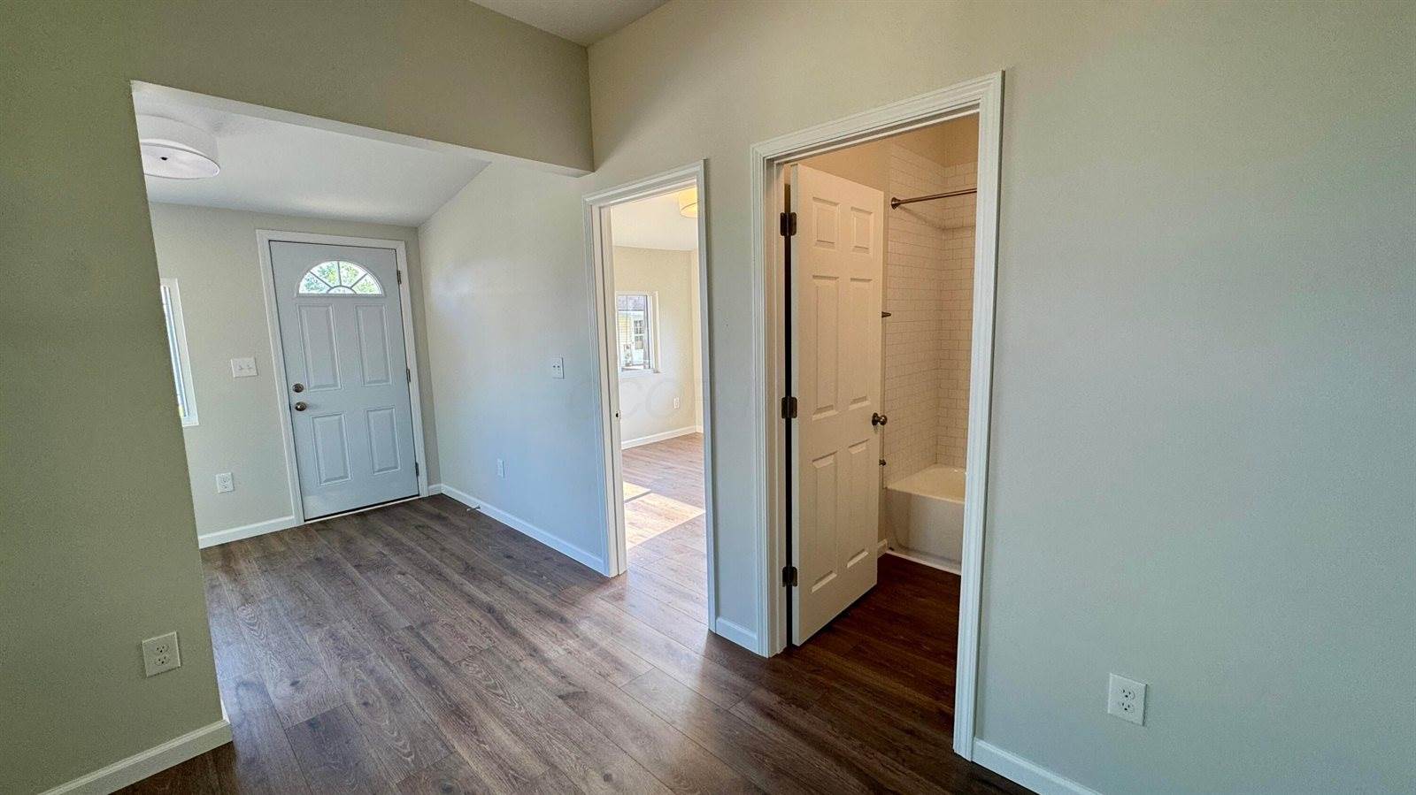 54 4th Street, Buckeye Lake, OH 43008