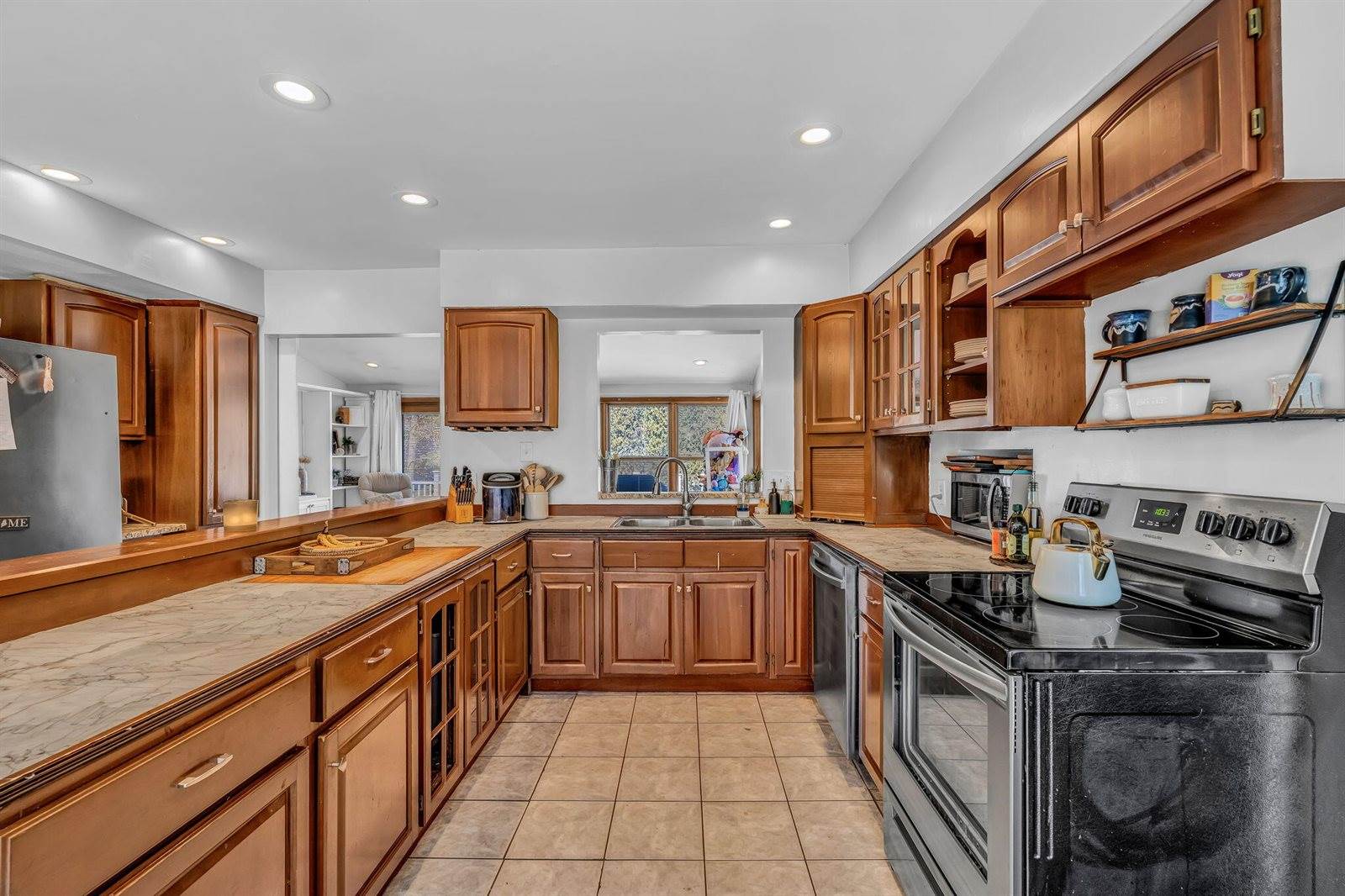 36 Pineland Street, Lewiston, ME 04240