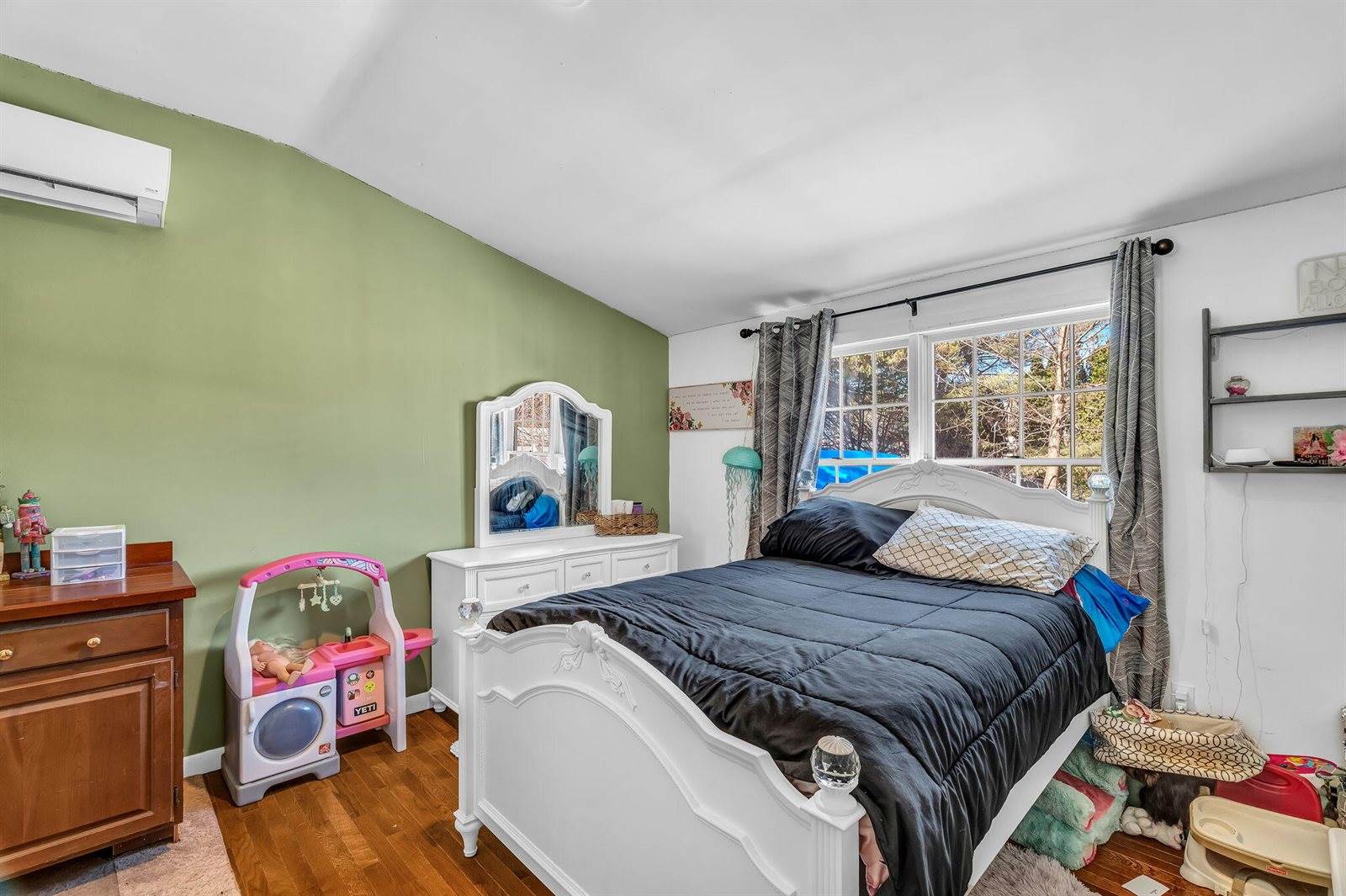 36 Pineland Street, Lewiston, ME 04240