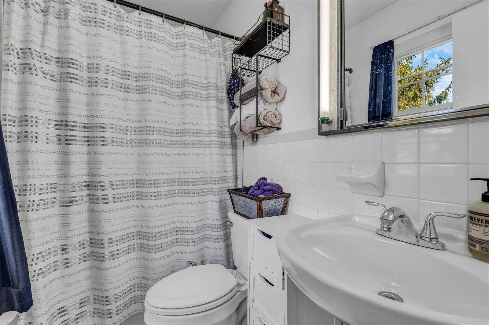 36 Pineland Street, Lewiston, ME 04240