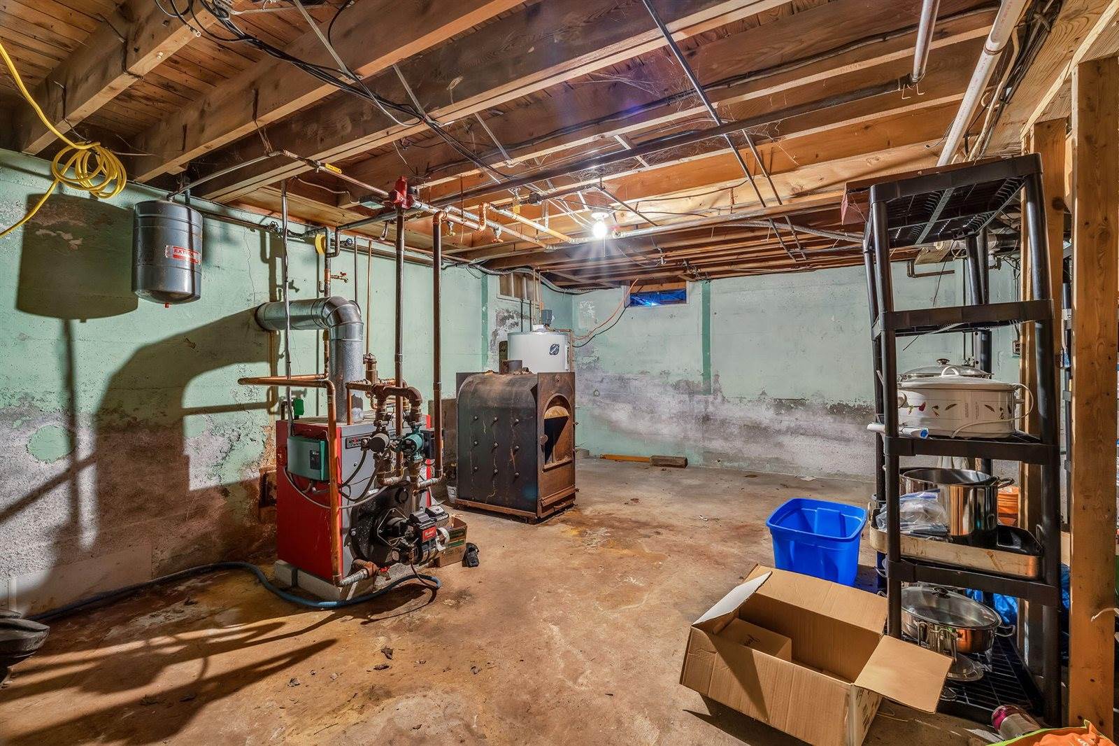 36 Pineland Street, Lewiston, ME 04240