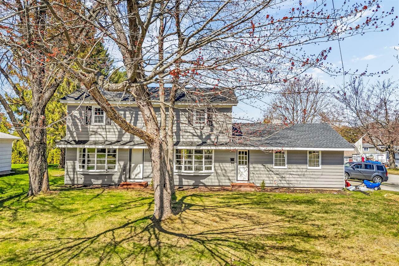 36 Pineland Street, Lewiston, ME 04240