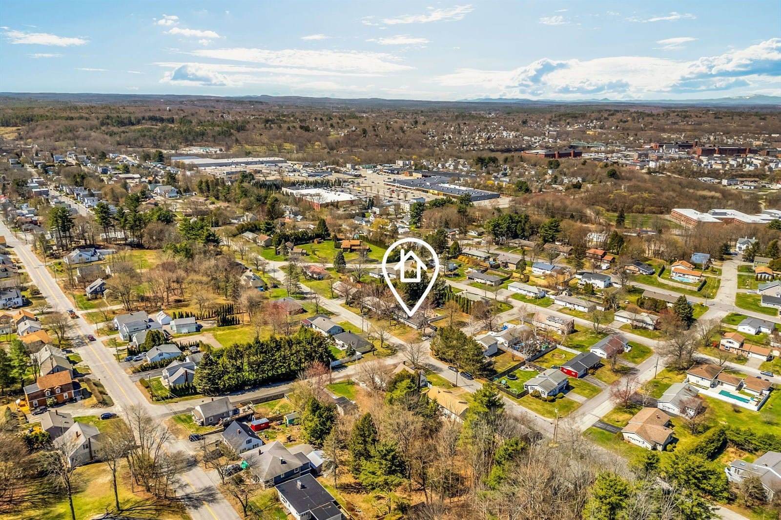 36 Pineland Street, Lewiston, ME 04240