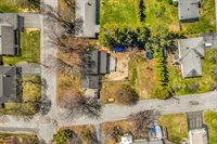 36 Pineland Street, Lewiston, ME 04240