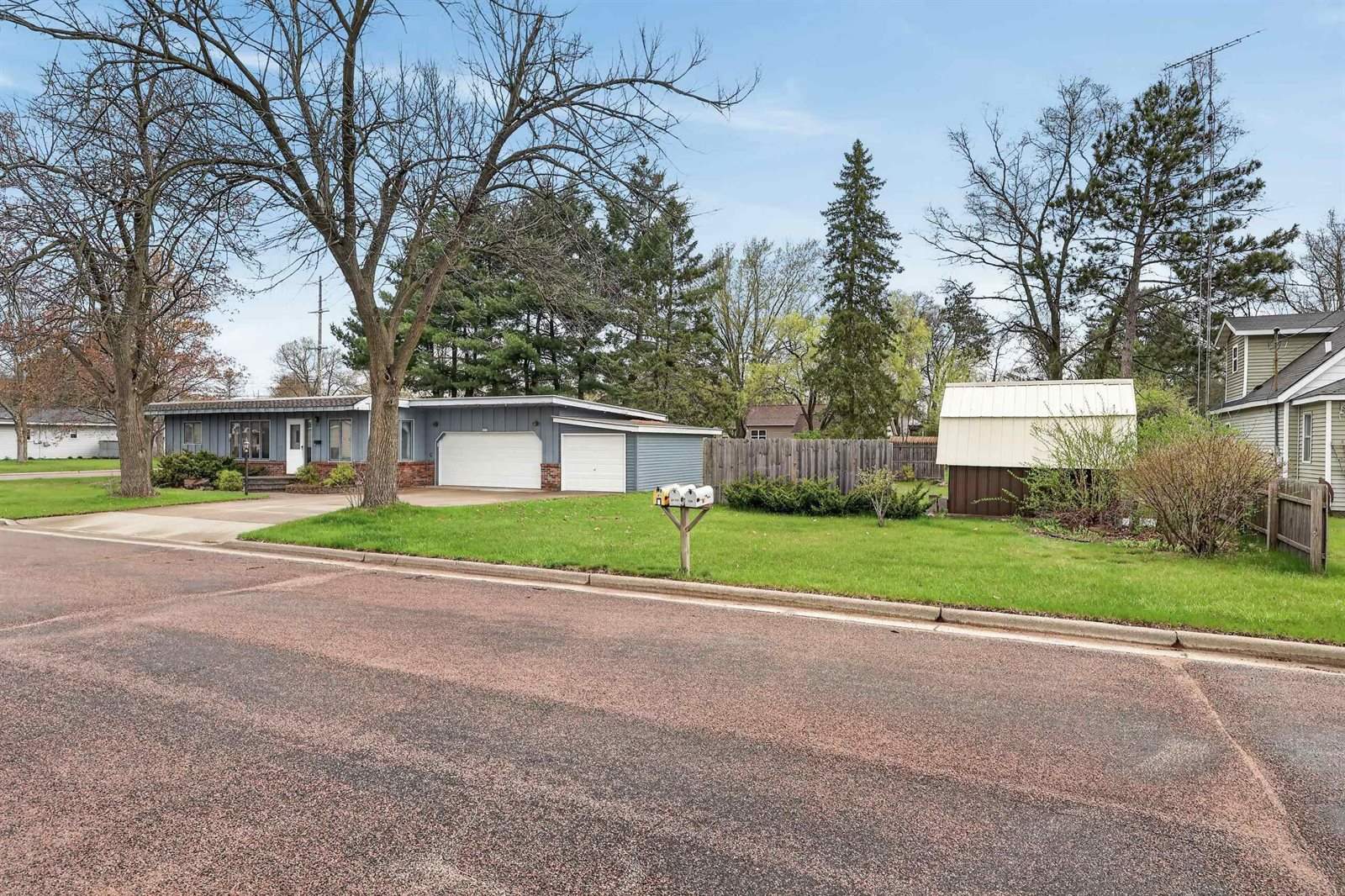 2011 Oak Street, Wisconsin Rapids, WI 54494