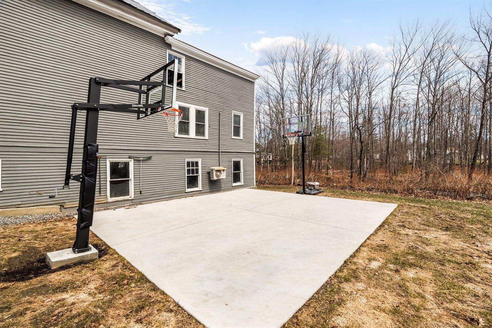 37 Spring Street, Dover-Foxcroft, ME 04426