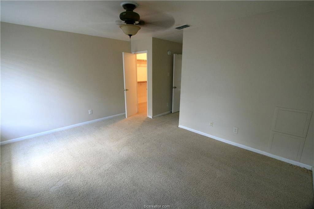 1008 Crestwood Drive, Bryan, TX 77801