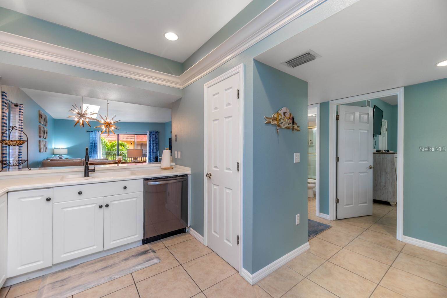 6006 Gulf Drive, Holmes Beach, FL 34217