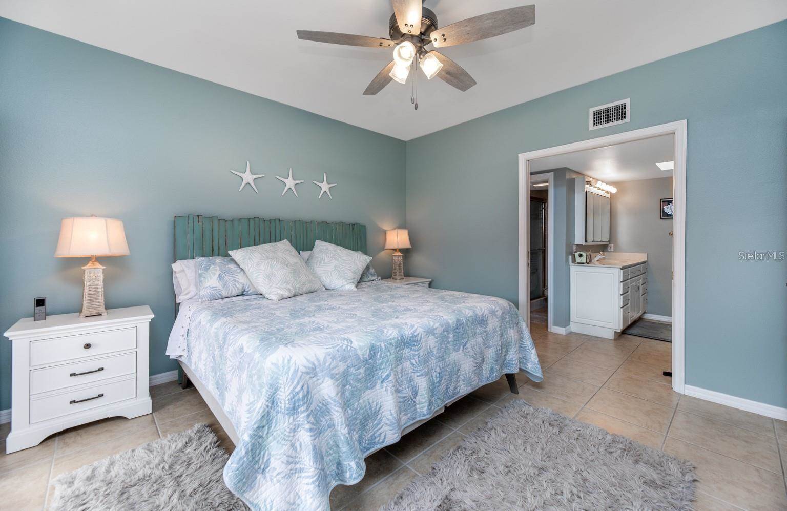 6006 Gulf Drive, Holmes Beach, FL 34217