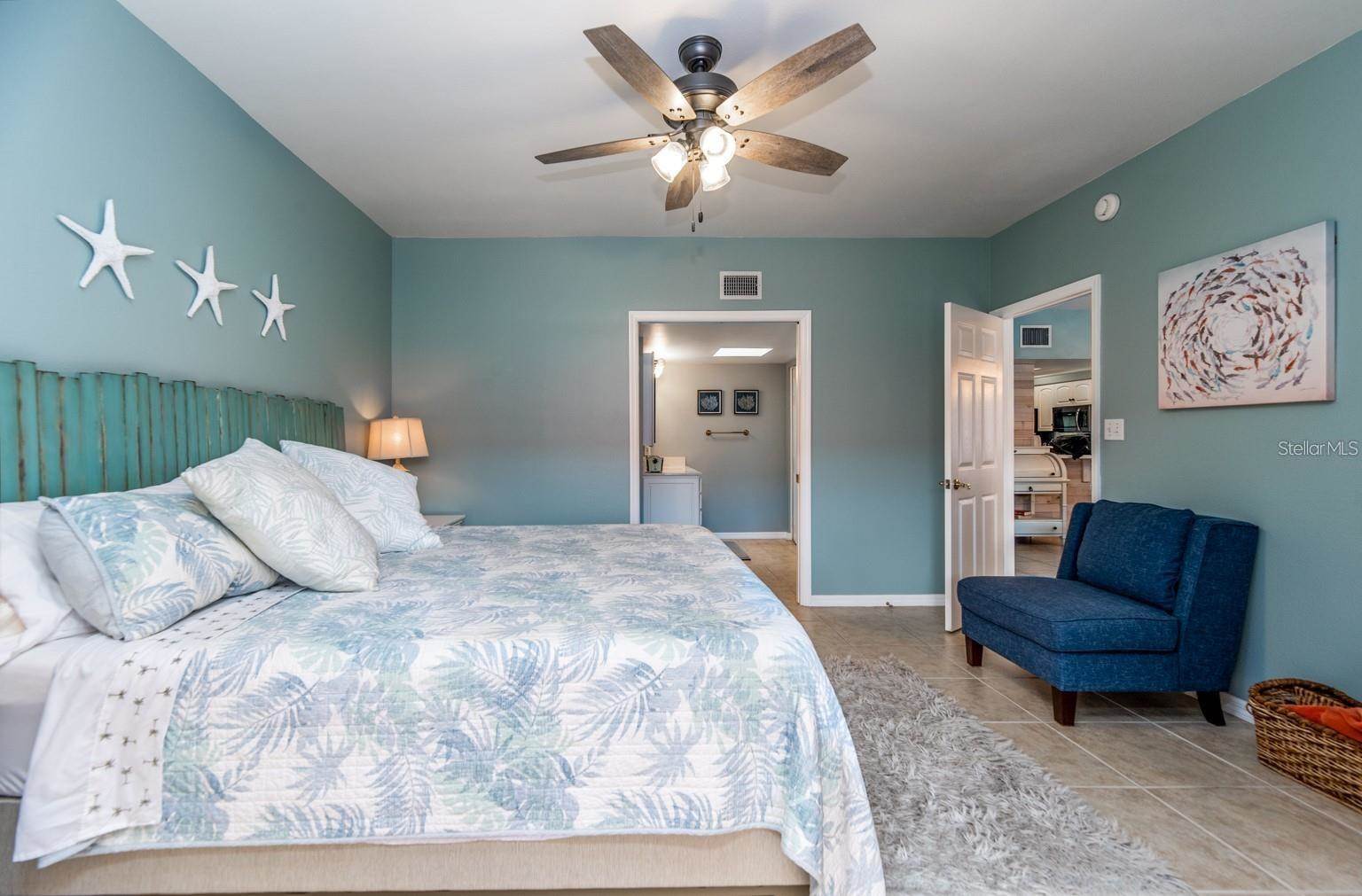 6006 Gulf Drive, Holmes Beach, FL 34217