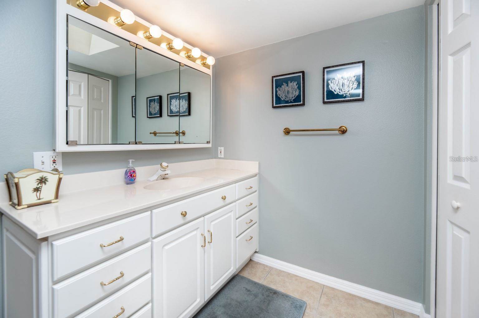 6006 Gulf Drive, Holmes Beach, FL 34217