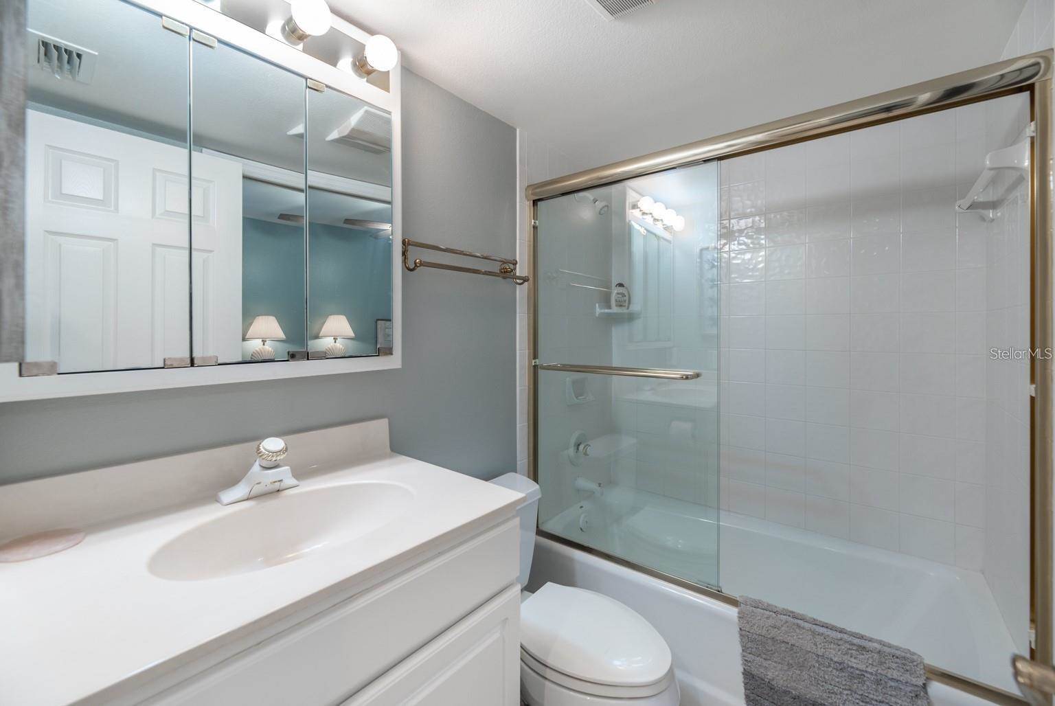 6006 Gulf Drive, Holmes Beach, FL 34217