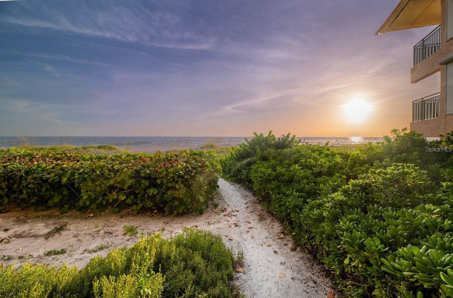6006 Gulf Drive, Holmes Beach, FL 34217