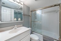 6006 Gulf Drive, Holmes Beach, FL 34217