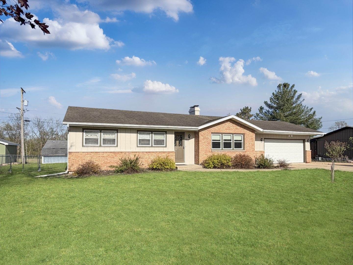 527 Timber Hills Drive, Freeport, IL 61032