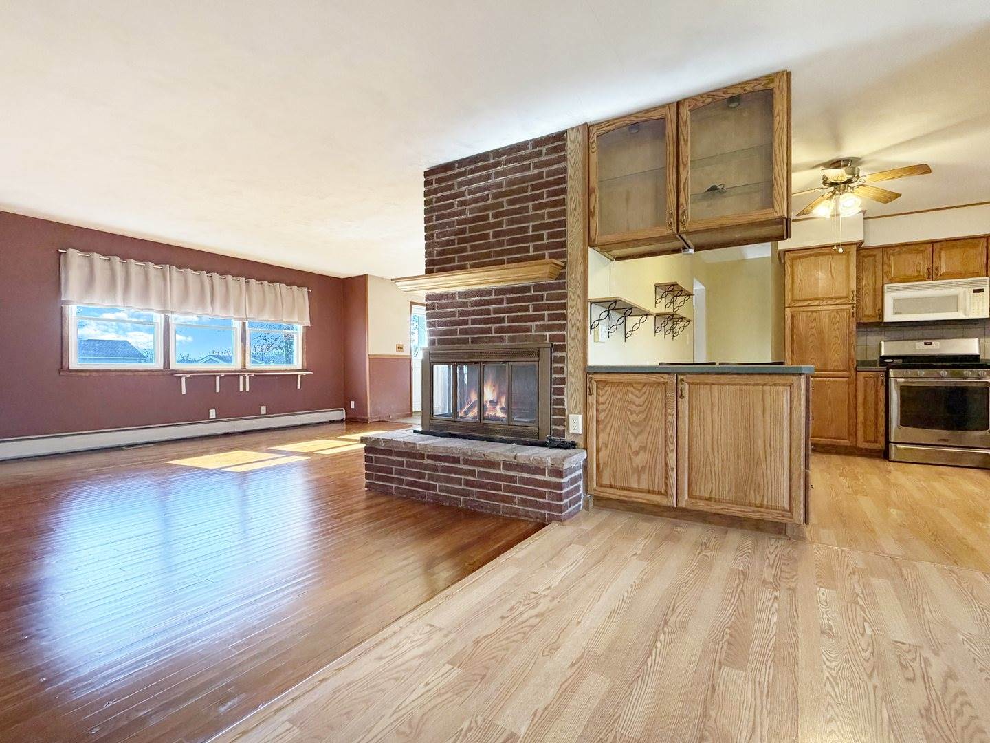 527 Timber Hills Drive, Freeport, IL 61032