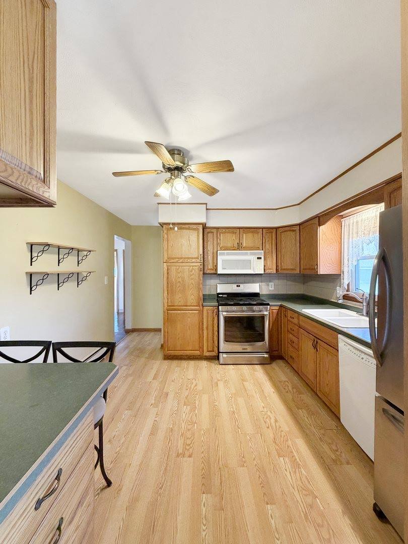 527 Timber Hills Drive, Freeport, IL 61032