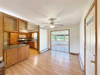 527 Timber Hills Drive, Freeport, IL 61032
