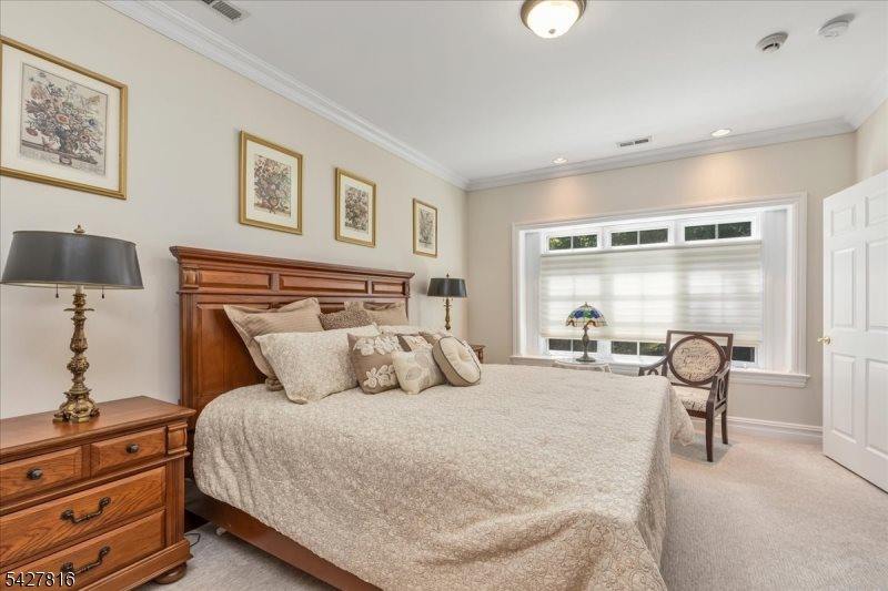29 Schmidt Cir, Watchung Boro, NJ 07069