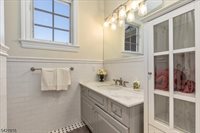 29 Schmidt Cir, Watchung Boro, NJ 07069