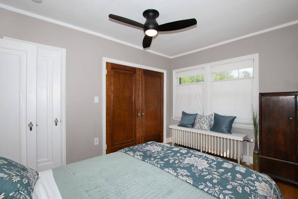 4345 Grand Avenue, Des Moines, IA 50312