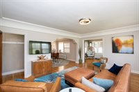 4345 Grand Avenue, Des Moines, IA 50312